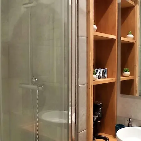 Cosy 4 Pers. 30m² Renove, Aux Pieds, Equipements Modernes, Proche Commerces Et Commodites - Fr-1-545-15