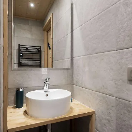 Cosy 4 Pers. 30m² Renove, Aux Pieds, Equipements Modernes, Proche Commerces Et Commodites - Fr-1-545-15 Val Thorens